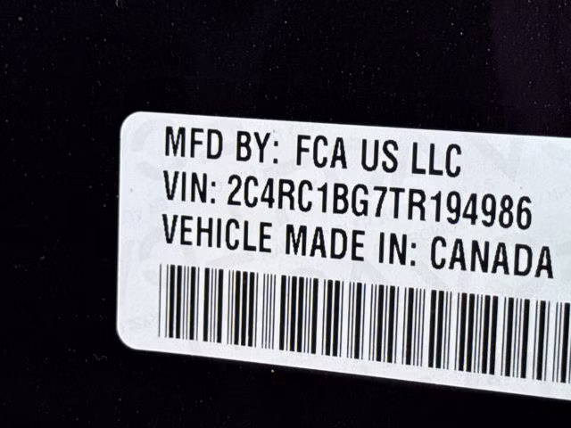 2026 Diamond Black Crystal Pearlcoat Chrysler Pacifica Select FWD Van