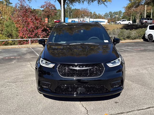 2026 Diamond Black Crystal Pearlcoat Chrysler Pacifica Select FWD Van