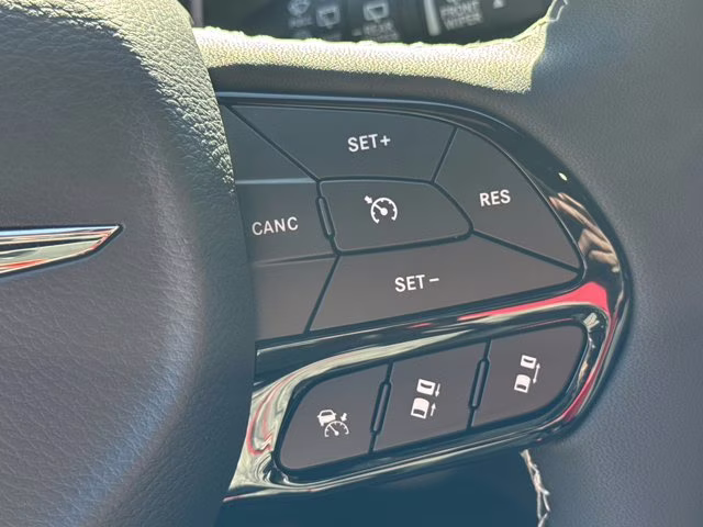 2026 Diamond Black Crystal Pearlcoat Chrysler Pacifica Select FWD Van