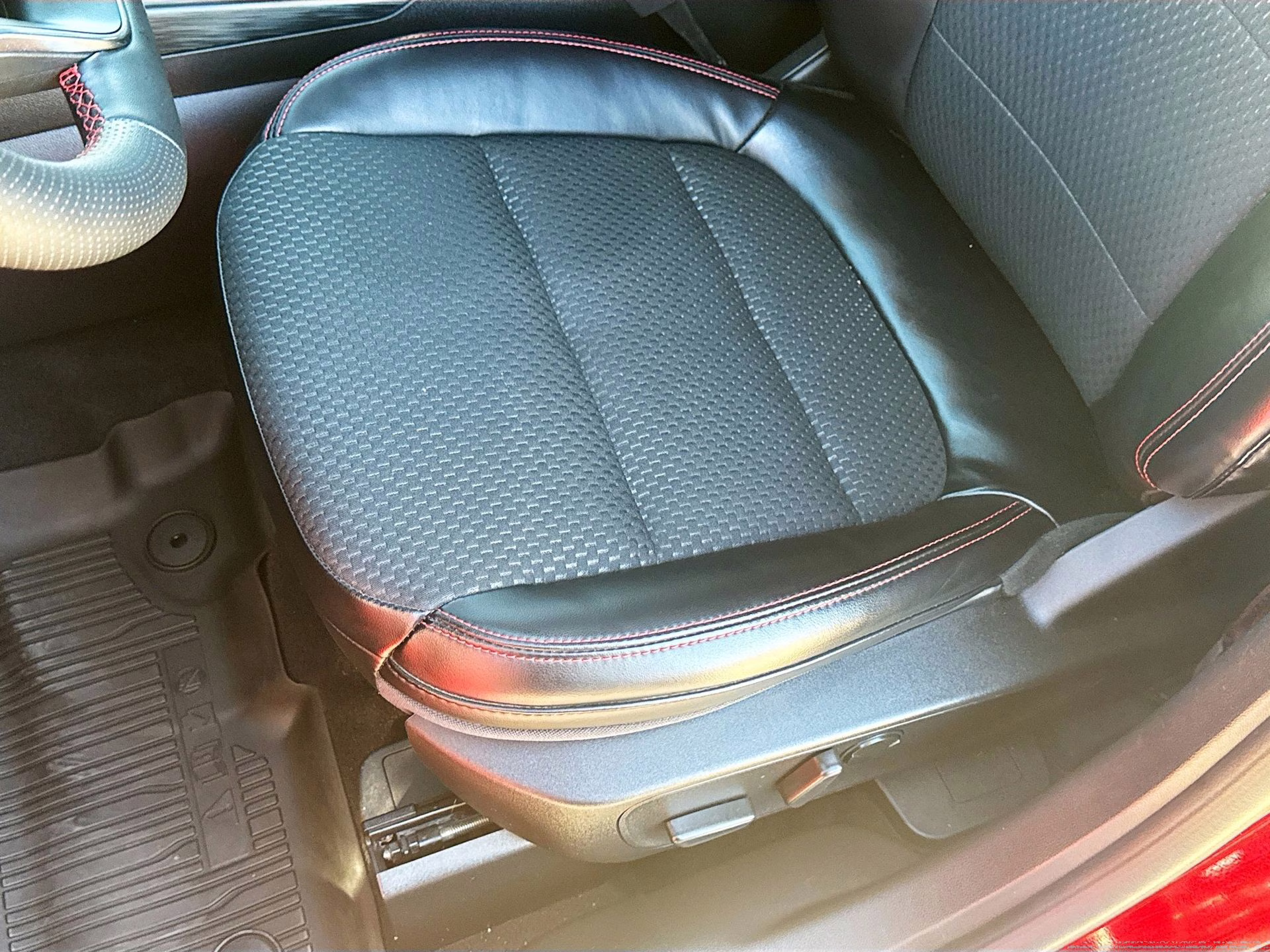 2023 Rapid Red Metallic Tinted Clearcoat Ford Escape ST-Line AWD SUV