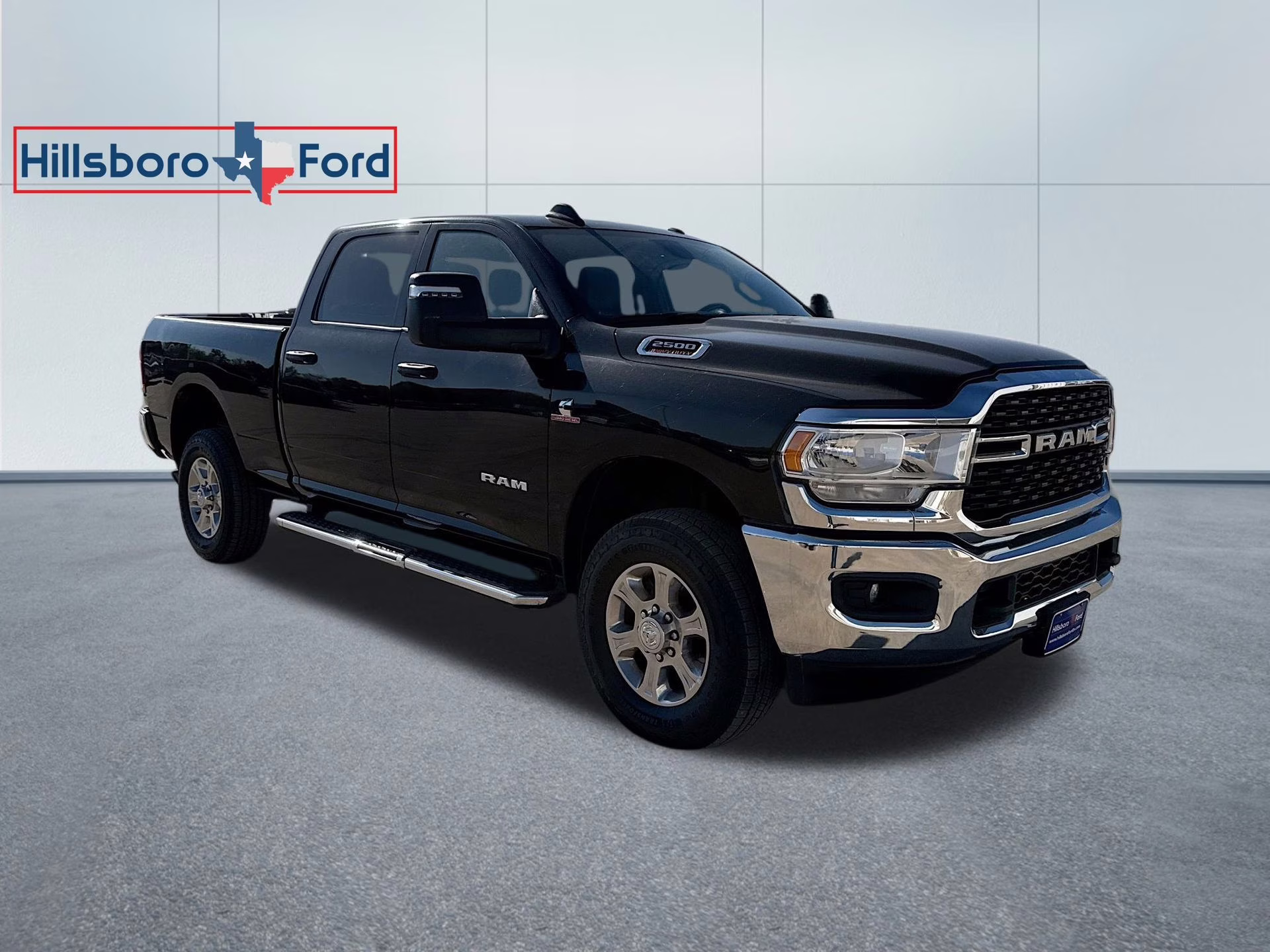 2023 Diamond Black Crystal Pearlcoat Ram 2500 Big Horn 4X4 Truck