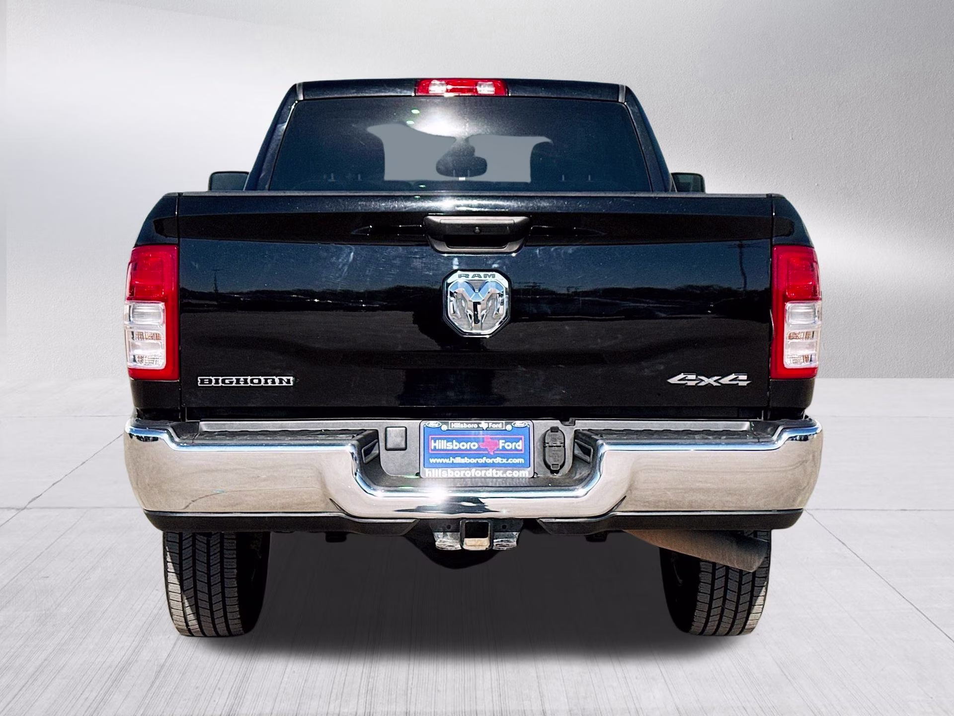 2023 Diamond Black Crystal Pearlcoat Ram 2500 Big Horn 4X4 Truck
