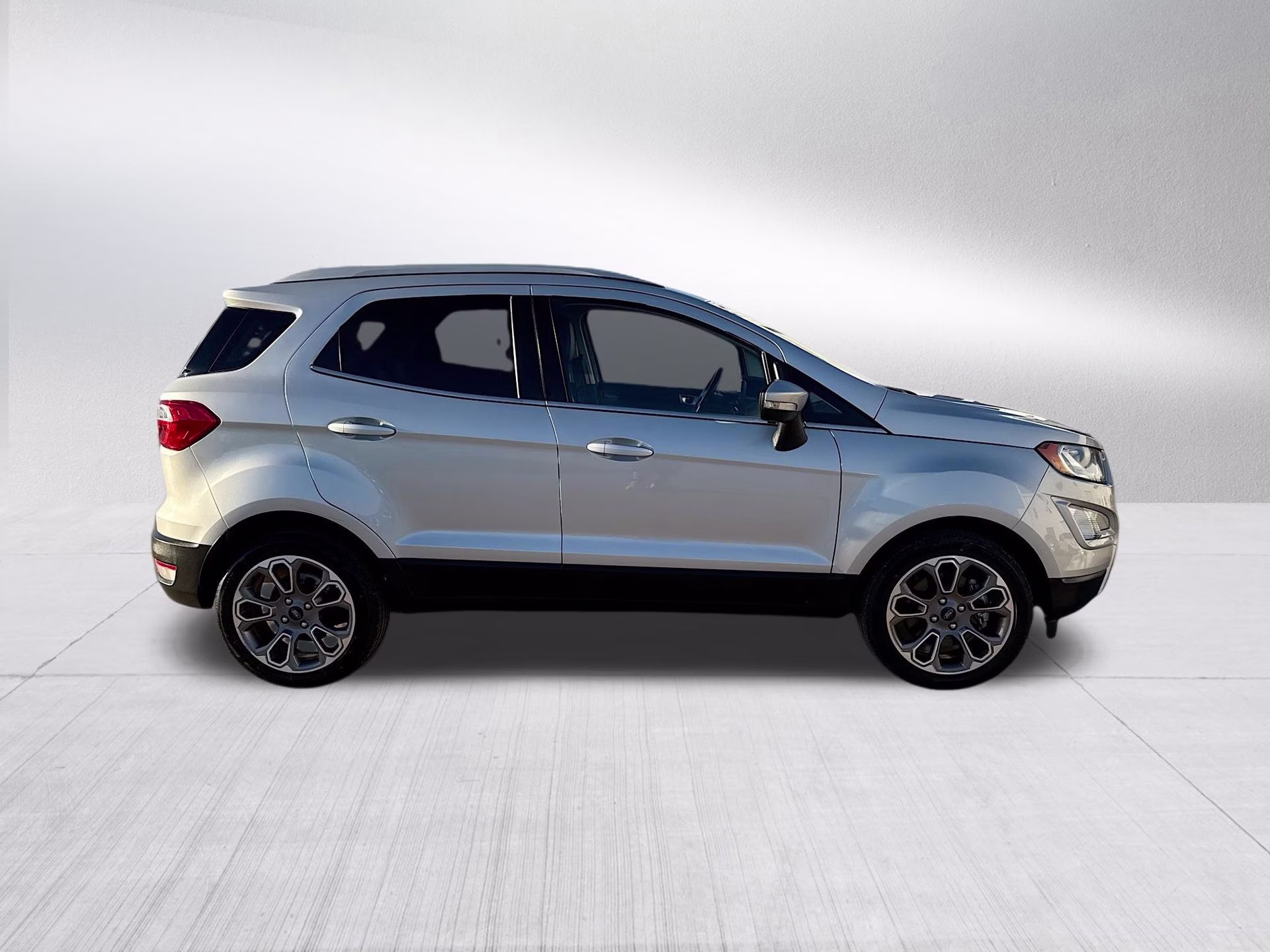 2021 Moondust Silver Metallic Ford EcoSport Titanium FWD SUV