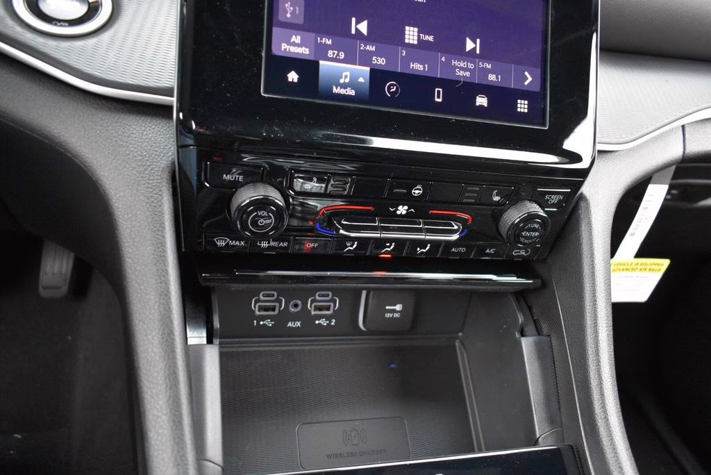 2025 Diamond Black Crystal Pearlcoat Jeep Grand Cherokee Altitude X 4X4 SUV