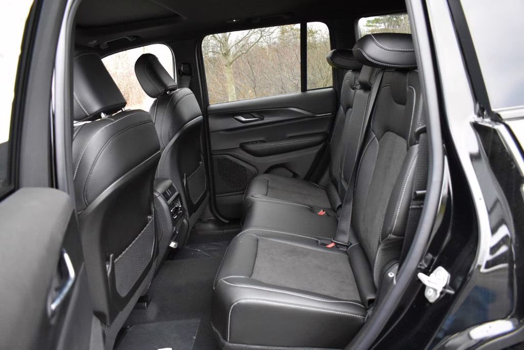 2025 Diamond Black Crystal Pearlcoat Jeep Grand Cherokee Altitude X 4X4 SUV