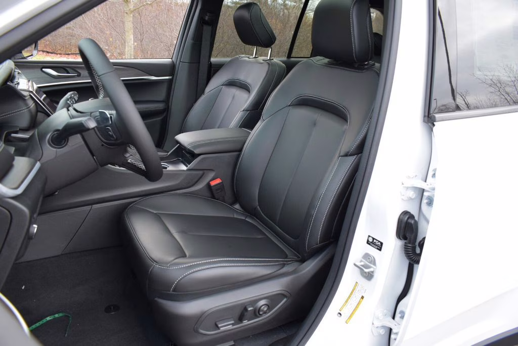 2025 Bright White Clearcoat Jeep Grand Cherokee Limited 4X4 SUV