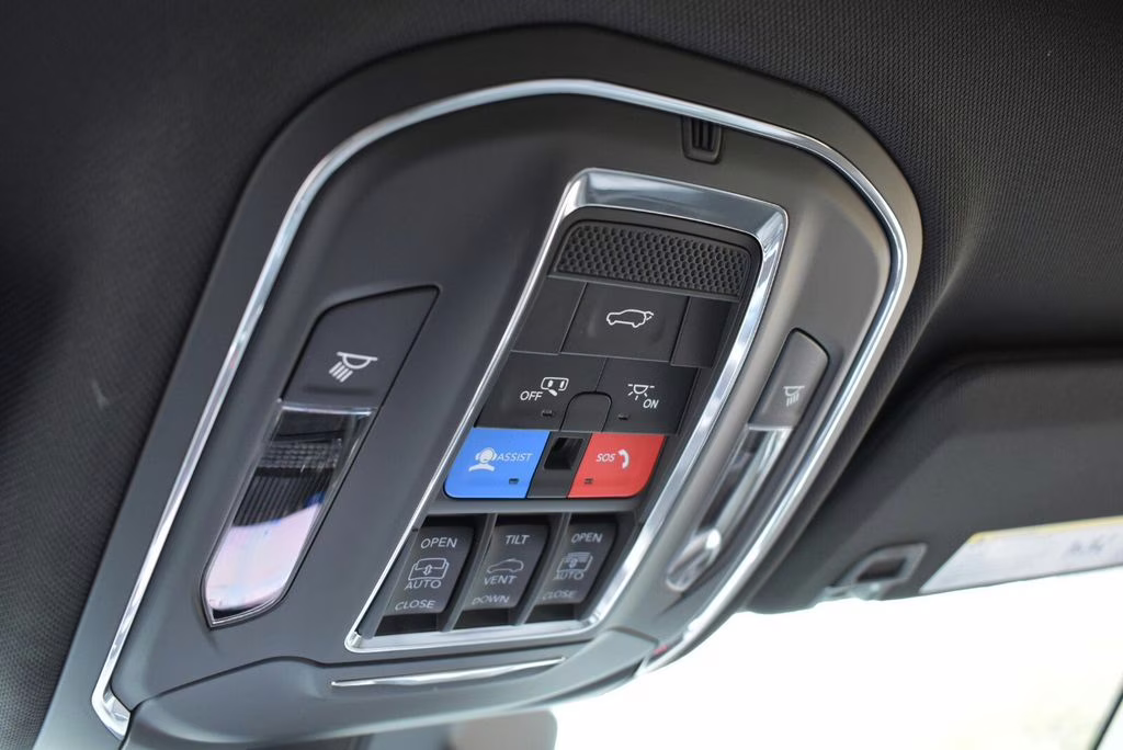 2025 Bright White Clearcoat Jeep Grand Cherokee Limited 4X4 SUV