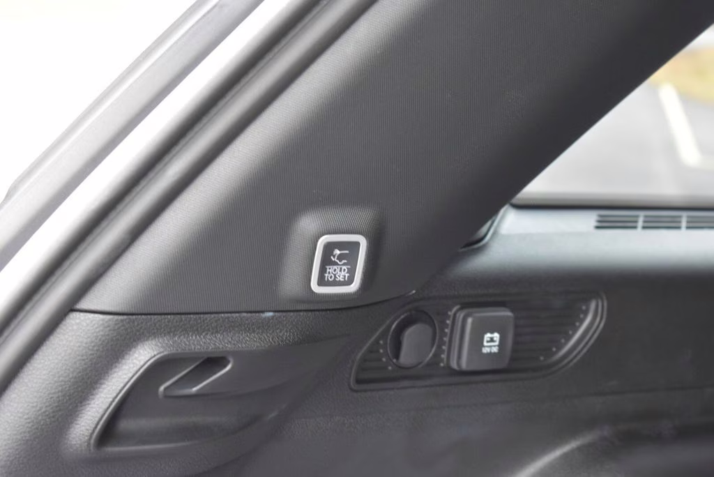 2025 Bright White Clearcoat Jeep Grand Cherokee Limited 4X4 SUV