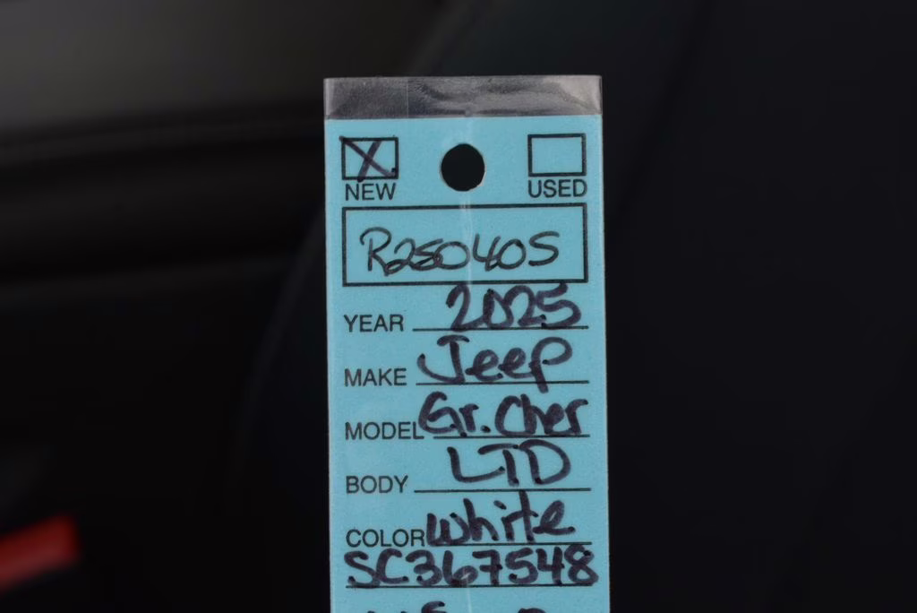 2025 Bright White Clearcoat Jeep Grand Cherokee Limited 4X4 SUV