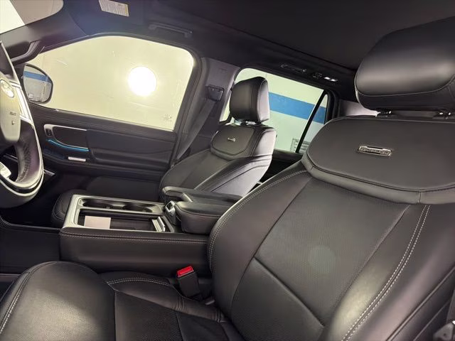 2025 Gray Metallic Ford Expedition Platinum 4X4 SUV