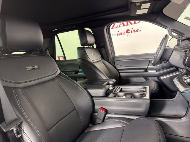 2025 Gray Metallic Ford Expedition Platinum 4X4 SUV