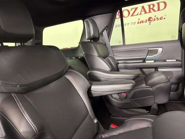 2025 Gray Metallic Ford Expedition Platinum 4X4 SUV