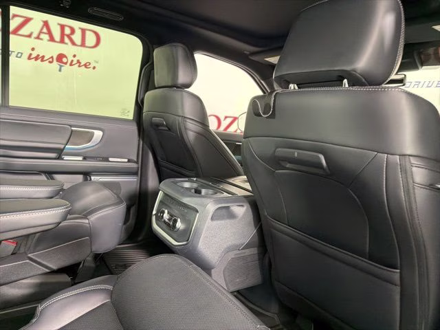 2025 Gray Metallic Ford Expedition Platinum 4X4 SUV