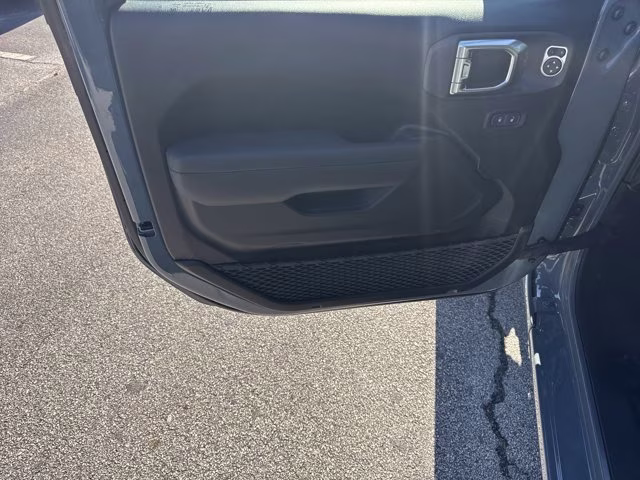 2026 Anvil Clearcoat Jeep Gladiator Sport S 4X4 Truck