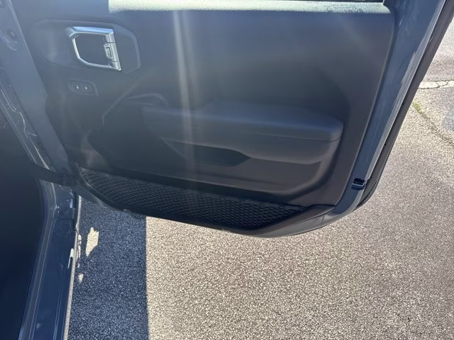 2026 Anvil Clearcoat Jeep Gladiator Sport S 4X4 Truck