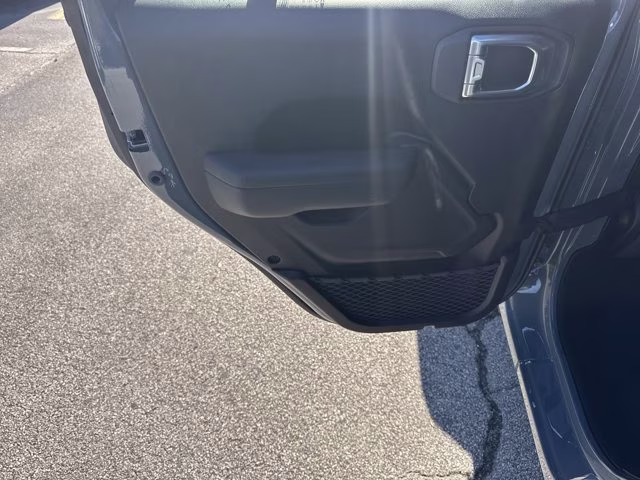 2026 Anvil Clearcoat Jeep Gladiator Sport S 4X4 Truck