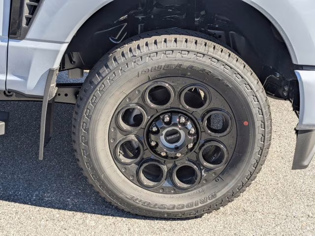 2026 Gray Metallic Ford Super Duty F-250 SRW LARIAT 4X4 Truck