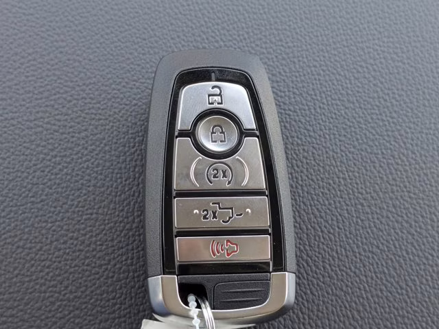 2026 Gray Metallic Ford Super Duty F-250 SRW LARIAT 4X4 Truck