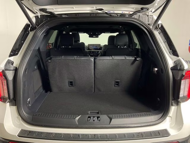 2026 White Metallic Ford Explorer Tremor 4X4 SUV