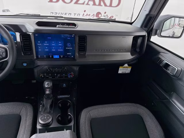 2025 Oxford White Ford Bronco Base 4X4 SUV