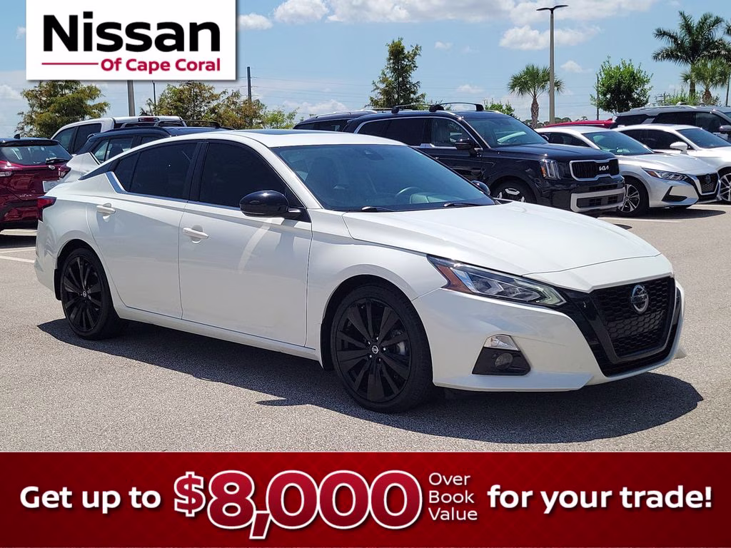 2022 Pearl White Tricoat Nissan Altima 2.5 SR FWD Sedan