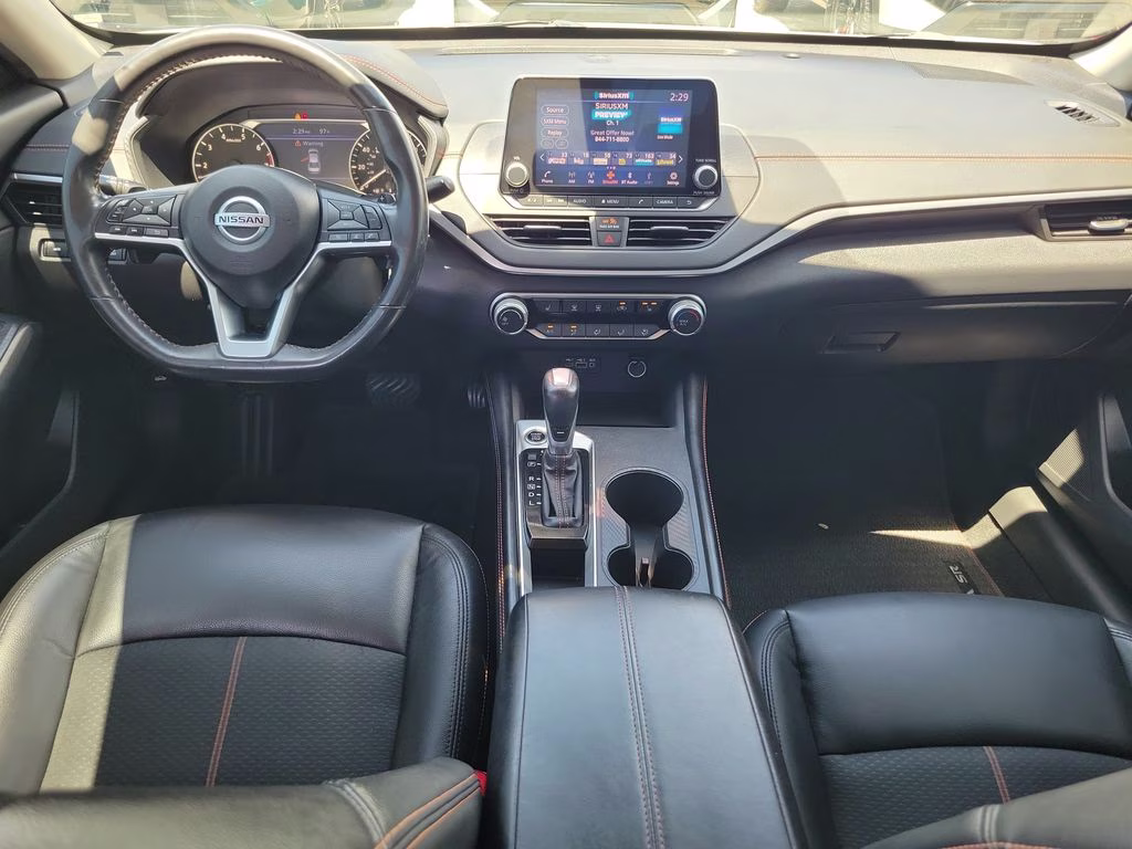 2022 Pearl White Tricoat Nissan Altima 2.5 SR FWD Sedan