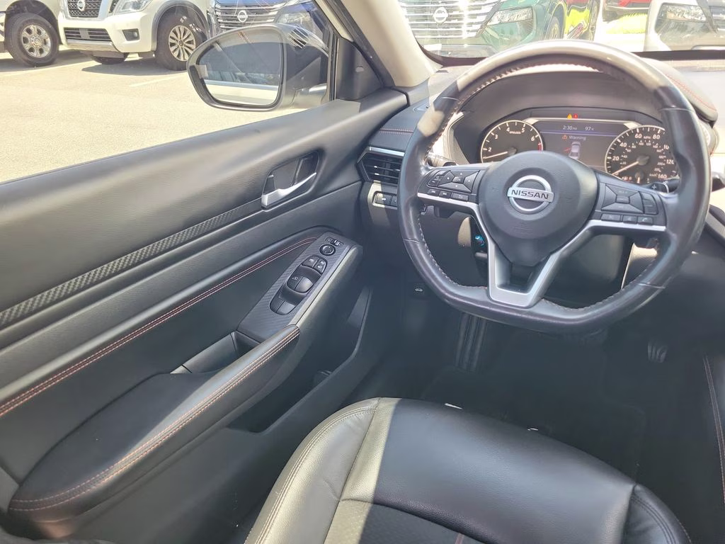 2022 Pearl White Tricoat Nissan Altima 2.5 SR FWD Sedan