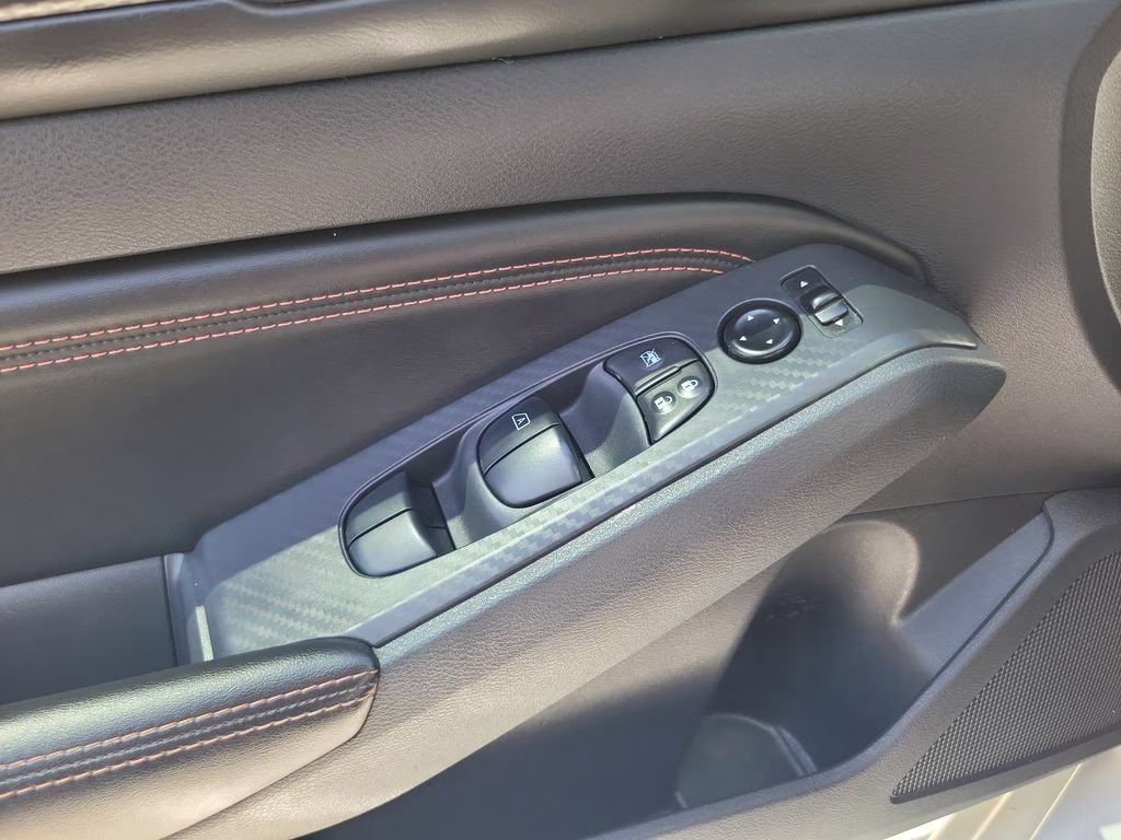 2022 Pearl White Tricoat Nissan Altima 2.5 SR FWD Sedan