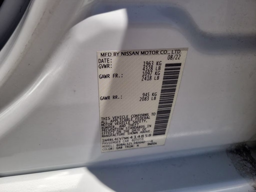 2022 Pearl White Tricoat Nissan Altima 2.5 SR FWD Sedan