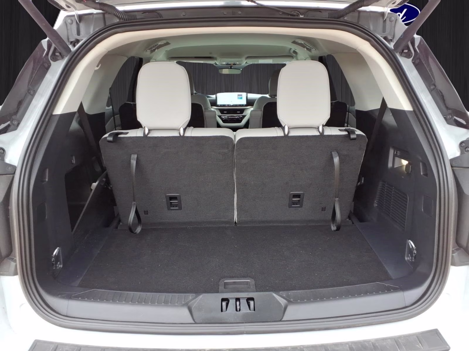 2026 White Metallic Ford Explorer Active RWD SUV