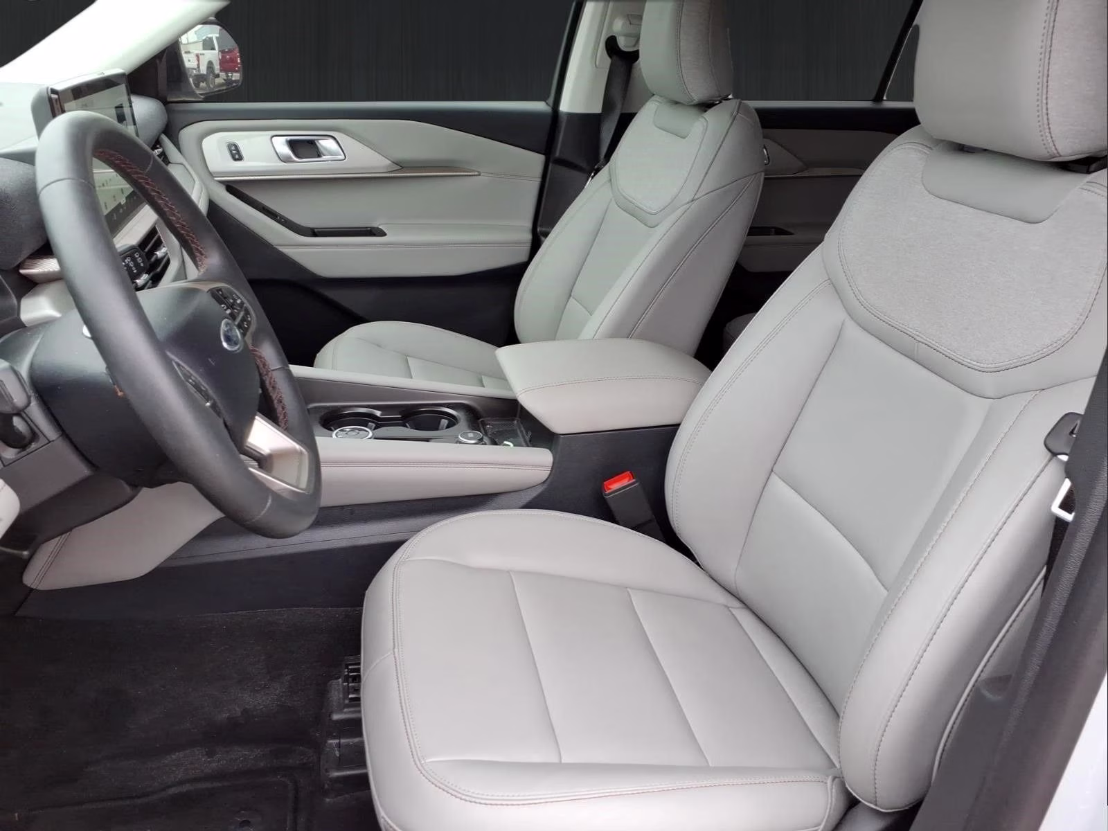 2026 White Metallic Ford Explorer Active RWD SUV