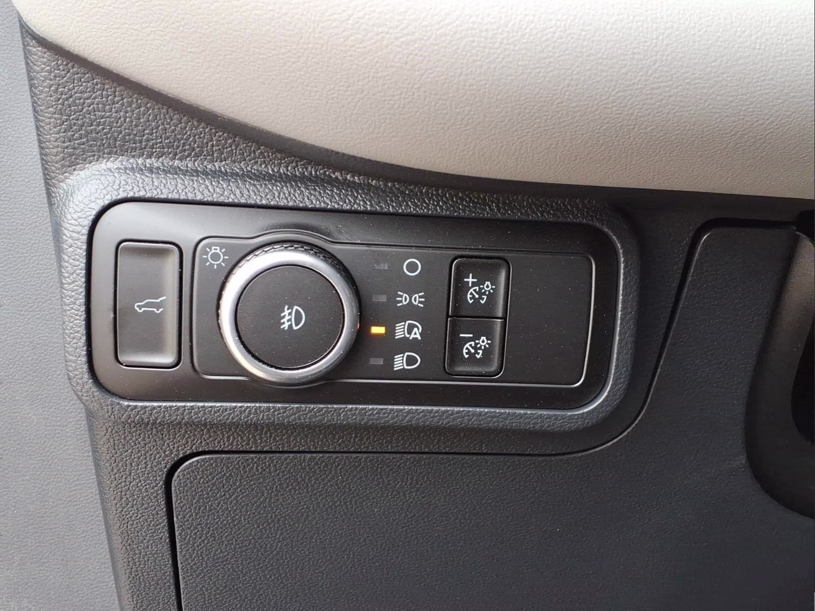 2026 White Metallic Ford Explorer Active RWD SUV