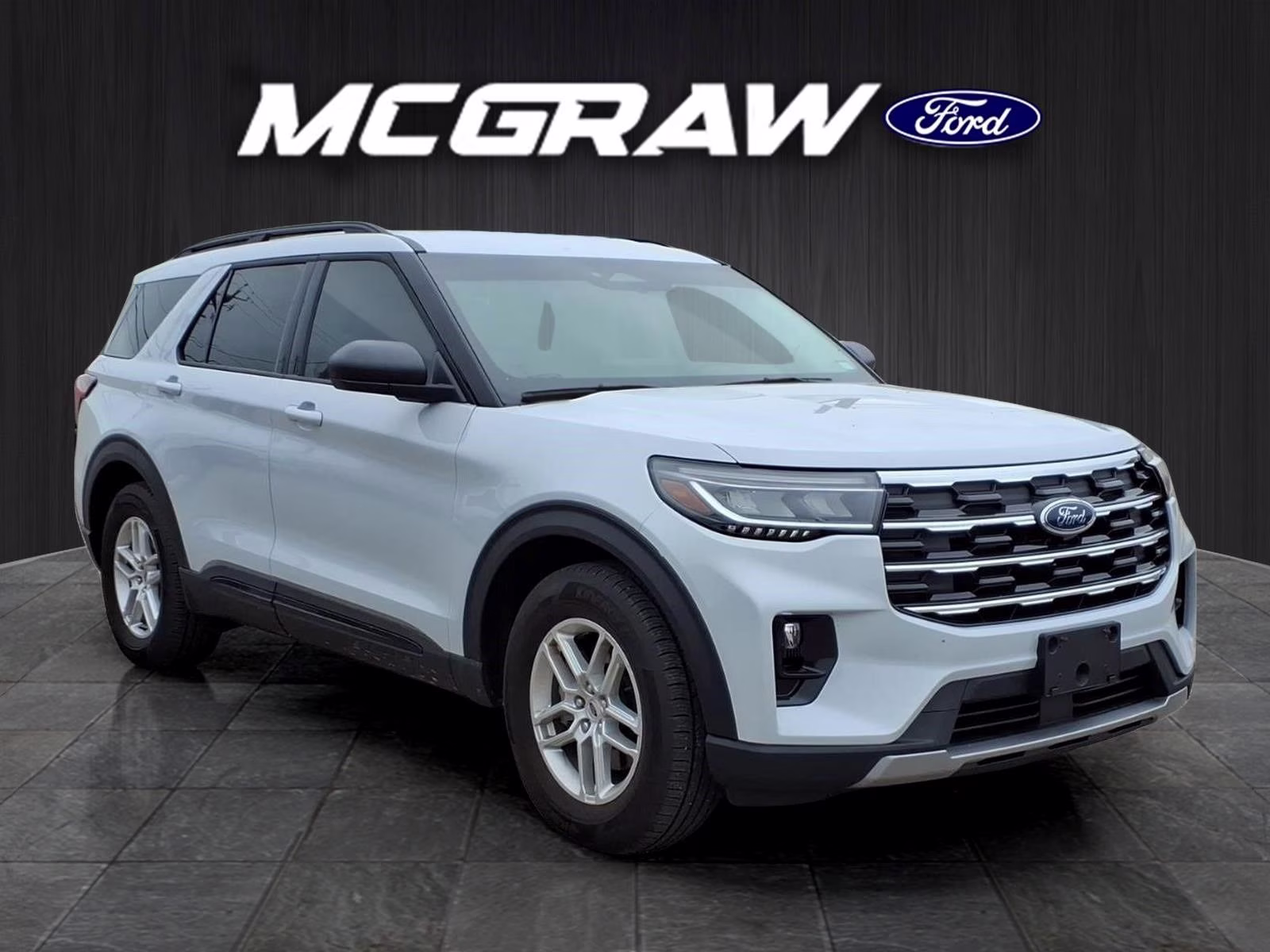 2026 White Metallic Ford Explorer Active RWD SUV