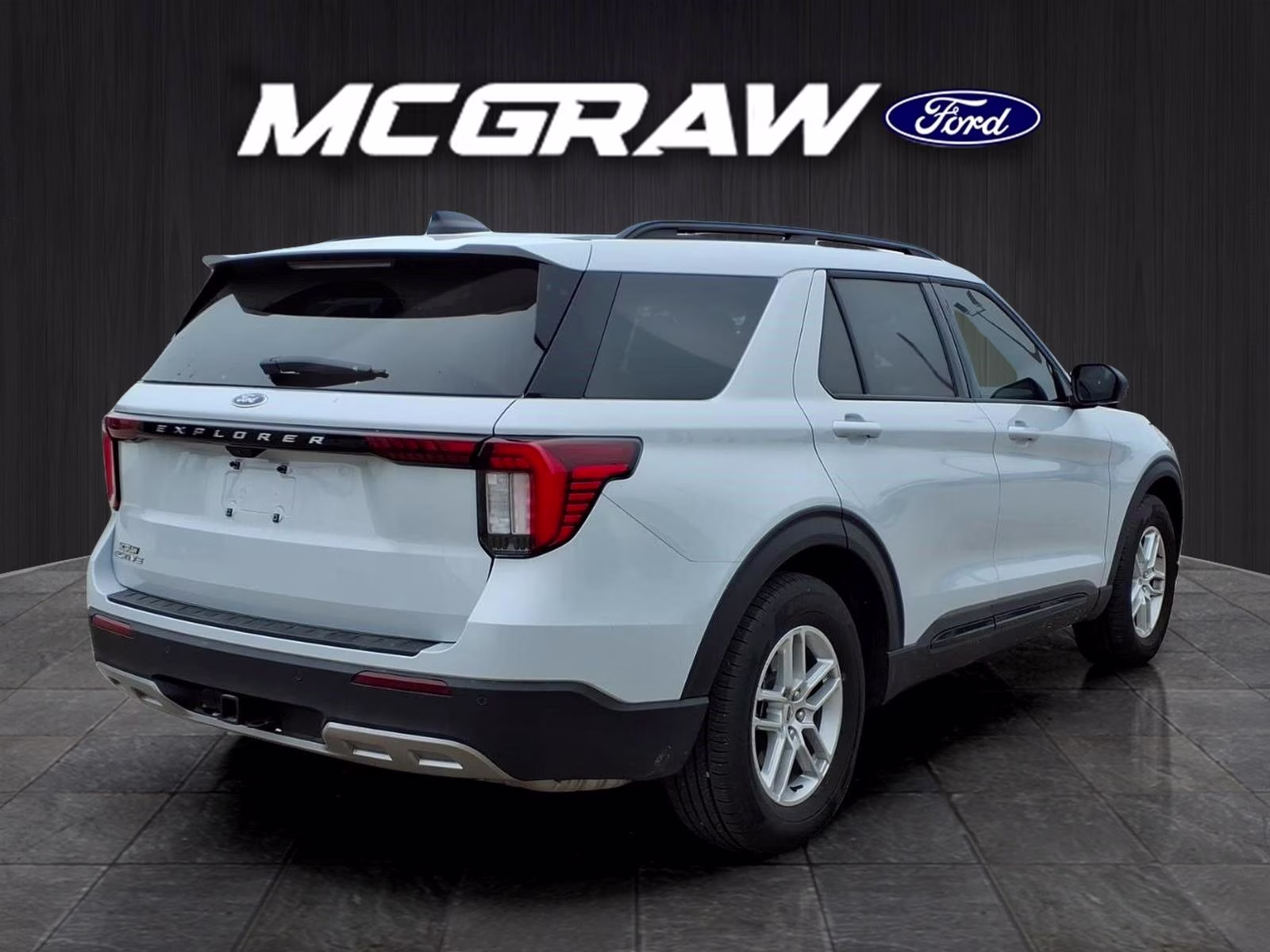 2026 White Metallic Ford Explorer Active RWD SUV