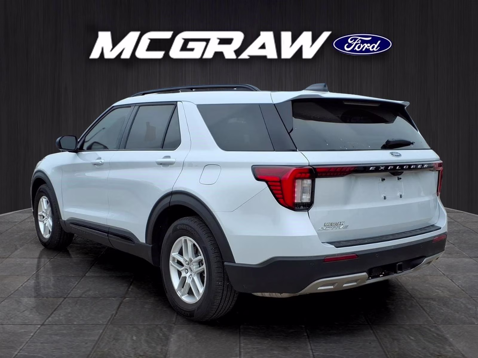 2026 White Metallic Ford Explorer Active RWD SUV