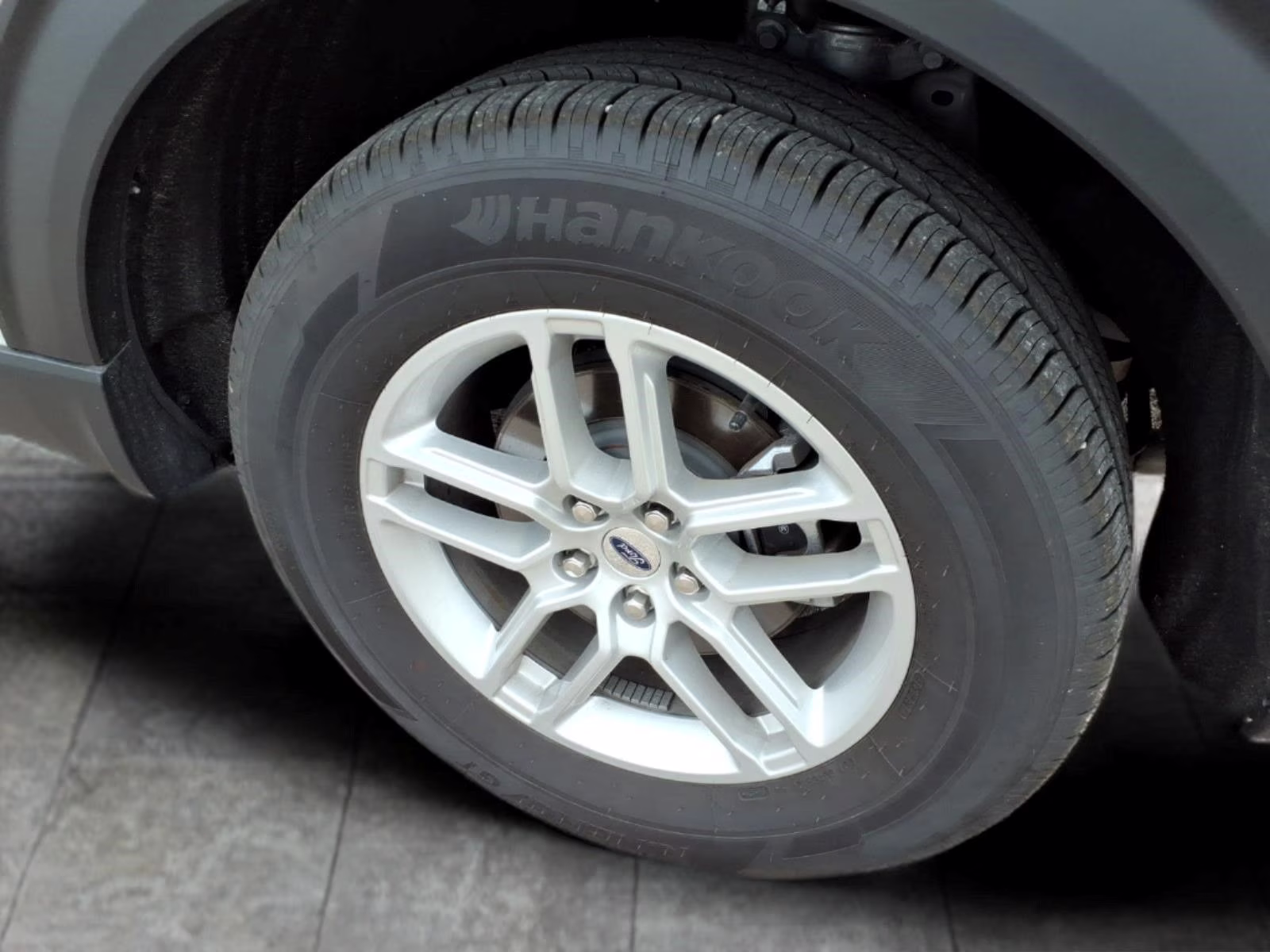 2026 White Metallic Ford Explorer Active RWD SUV