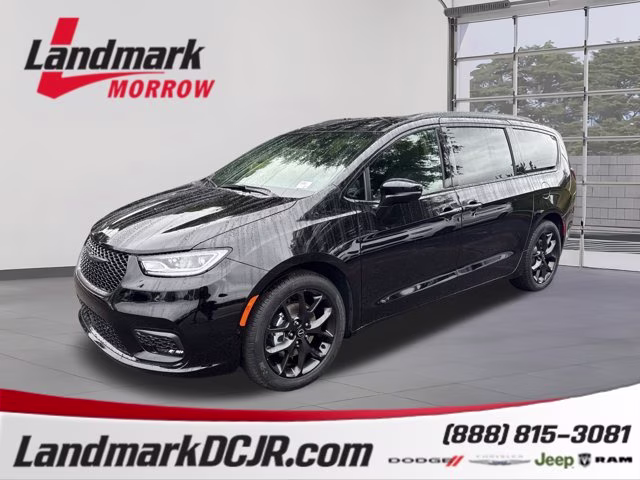 2026 Diamond Black Crystal Pearlcoat Chrysler Pacifica Select FWD Van