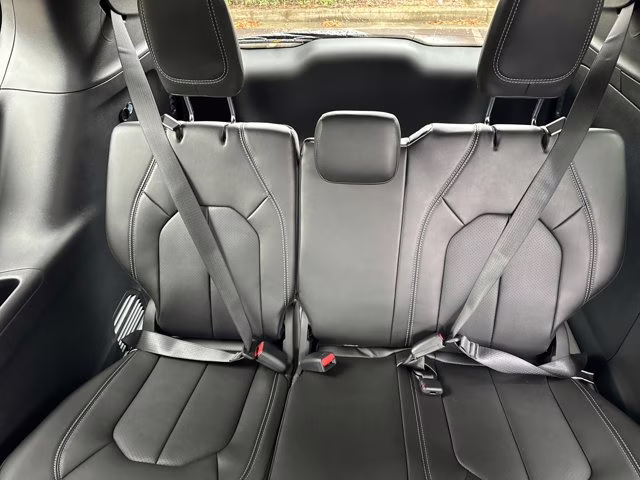 2026 Diamond Black Crystal Pearlcoat Chrysler Pacifica Select FWD Van