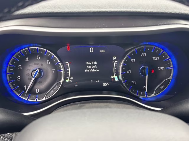2026 Diamond Black Crystal Pearlcoat Chrysler Pacifica Select FWD Van