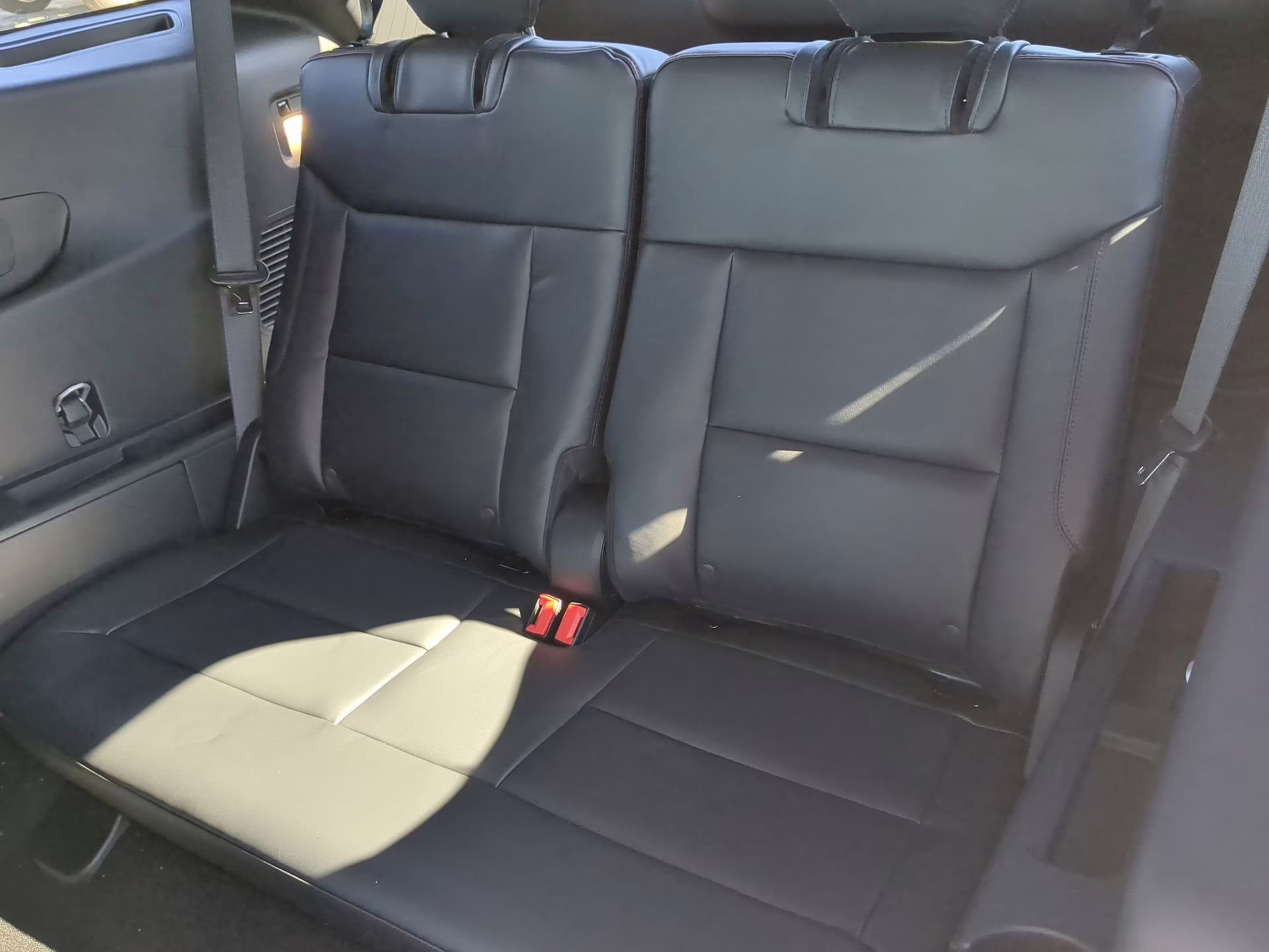 2026 Star White Metallic Tri-Coat Ford Explorer ST-Line RWD SUV