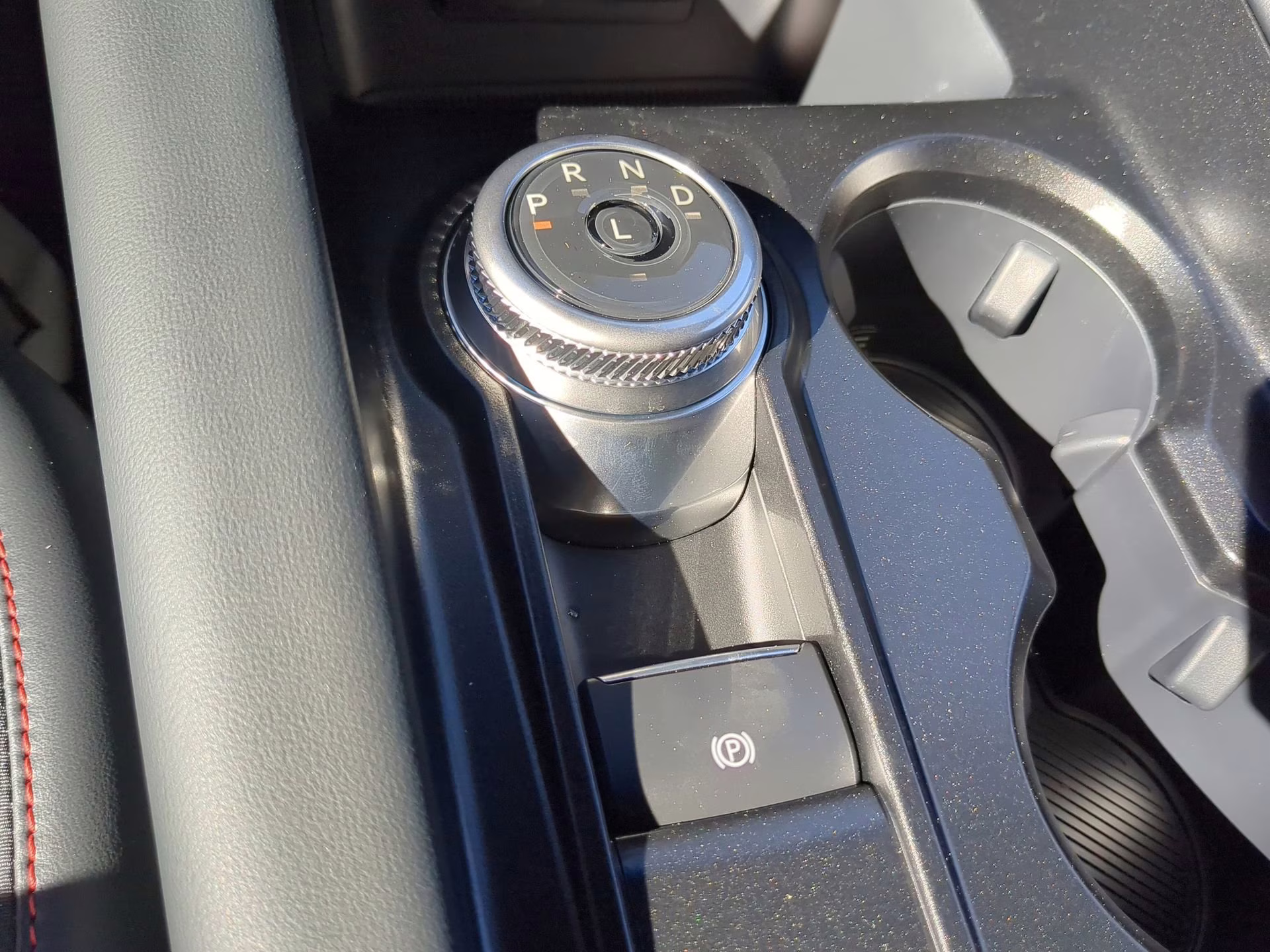 2026 Star White Metallic Tri-Coat Ford Explorer ST-Line RWD SUV