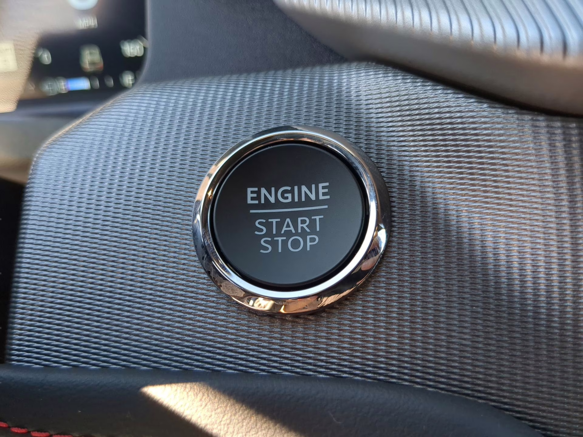 2026 Star White Metallic Tri-Coat Ford Explorer ST-Line RWD SUV