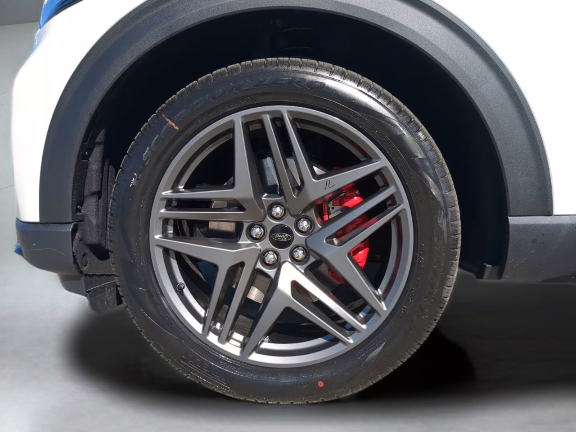 2026 Star White Metallic Tri-Coat Ford Explorer ST-Line RWD SUV