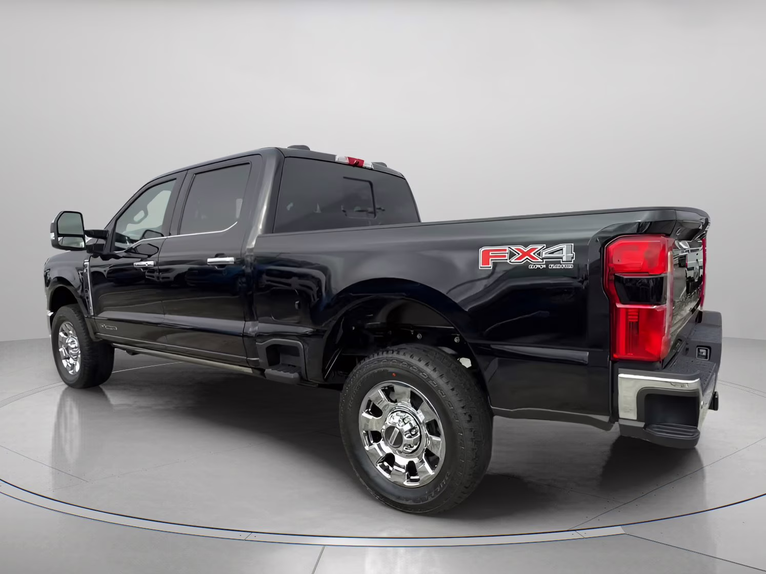 2026 Agate Black Metallic Ford Super Duty F-350 SRW LARIAT Crew Cab Pickup 4X4 Truck