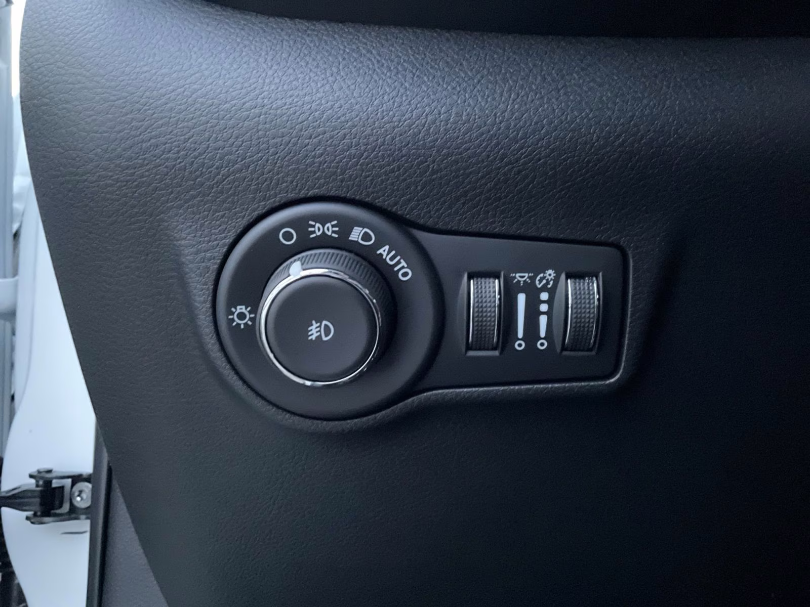 2026 Bright White Clearcoat Jeep Compass Limited 4X4 SUV