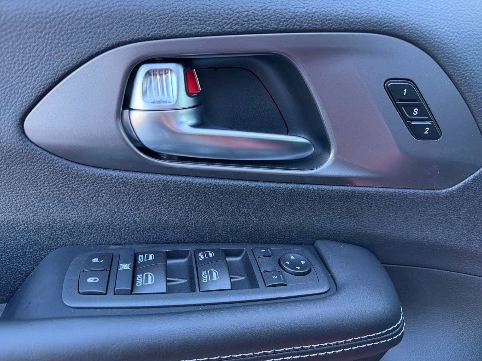 2026 Red Hot Pearlcoat Chrysler Pacifica Select AWD Van