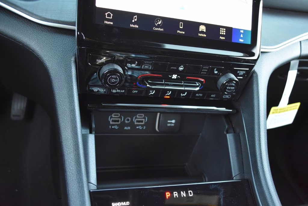 2025 Velvet Red Pearlcoat Jeep Grand Cherokee Limited 4X4 SUV