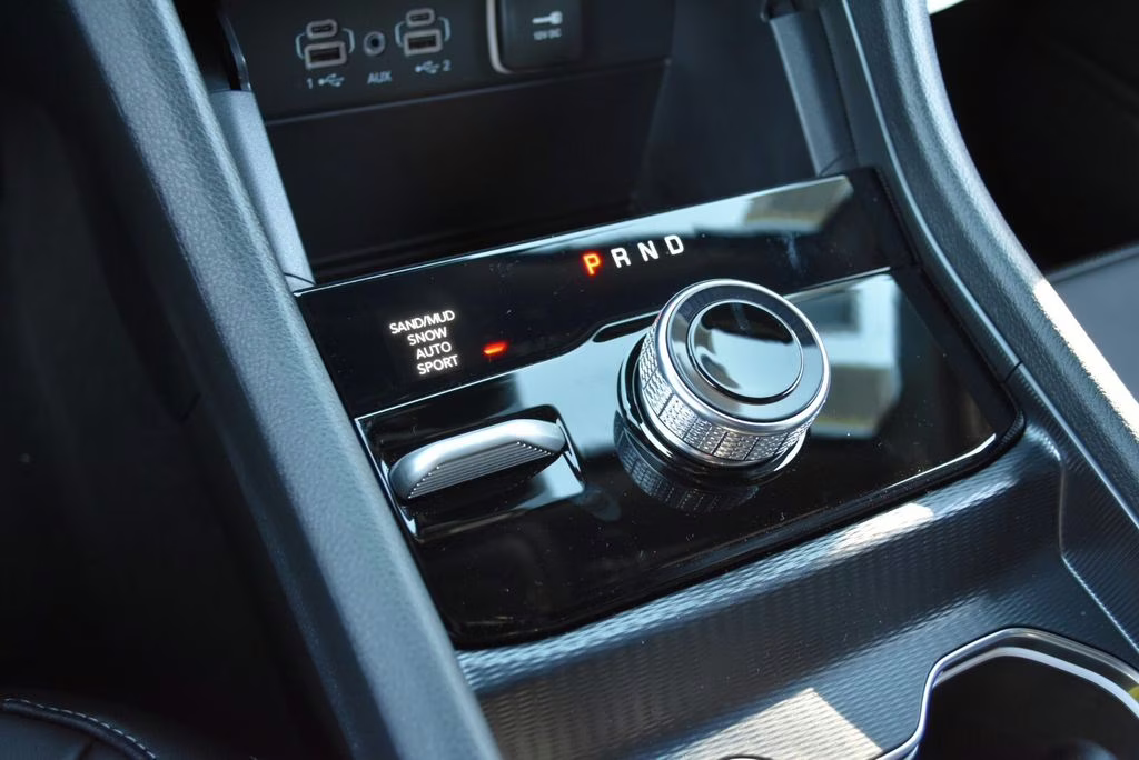 2025 Velvet Red Pearlcoat Jeep Grand Cherokee Limited 4X4 SUV