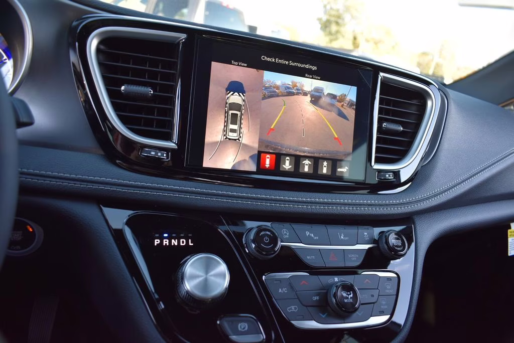 2026 Diamond Black Crystal Pearlcoat Chrysler Pacifica Select AWD Van