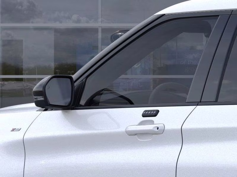 2026 Star White Metallic Tri-Coat Ford Explorer ST-Line RWD SUV